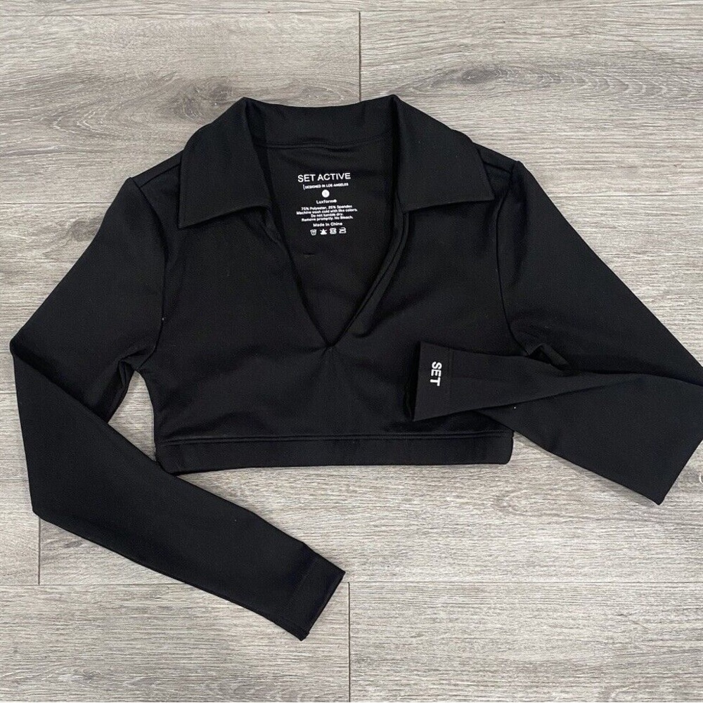 SET ACTIVE COLLAR LONG SLEEVE CROP TOP